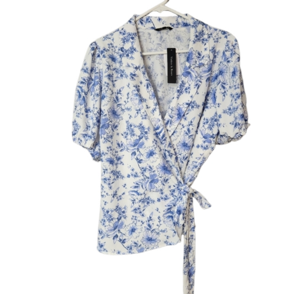 Violets & Roses Short Sleeve Wrap Blouse NWT size 2x blue and white floral
